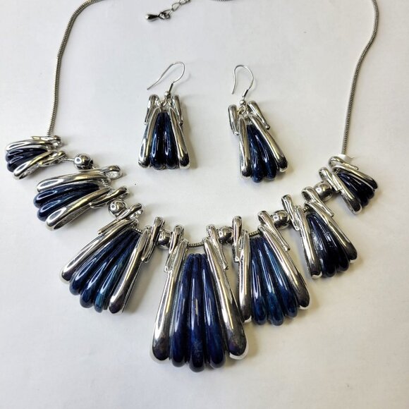 Blue Bib Statement Necklace With Earrings - Picture 7 of 15